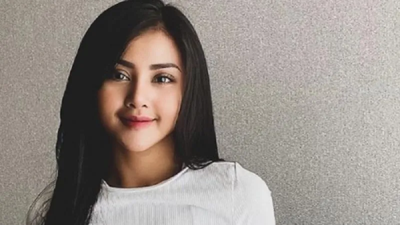 Tania Ayu yang diduga artis inisial TA. Foto: Dok. Instagram/taniaayusiregarofficial