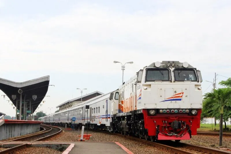 Penumpang Kereta Api Indonesia Wajib Rapid Test Antigen Mulai Hari Ini. (Bukareview).
