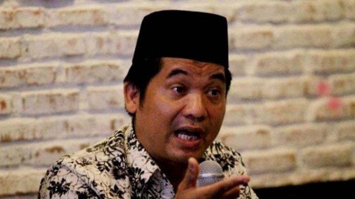 Direktur Eksekutif Lingkar Madani (LIMA) Ray Rangkuti nilai laporan JoMan terhadap pelapor anak Jokowi untuk alihkan perhatian publik (Tribun)