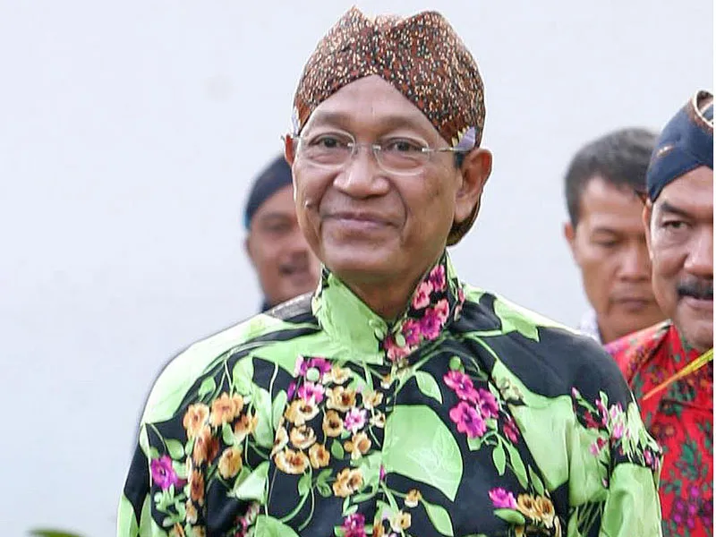 Raja Keraton Yogyakarta Sri Sultan HB X pecat kedua adiknya karena makan gaji buta dan tak bertanggung jawab (media Indonesia)