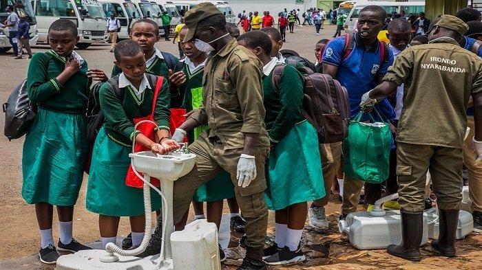 Pandemi Covid-19, Kebiasaan cuci tangan anak-anak Afrika (Tribun)