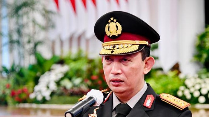   Presiden Joko Widodo melantik Listyo Sigit Prabowo menjadi Kapolri .Tribun