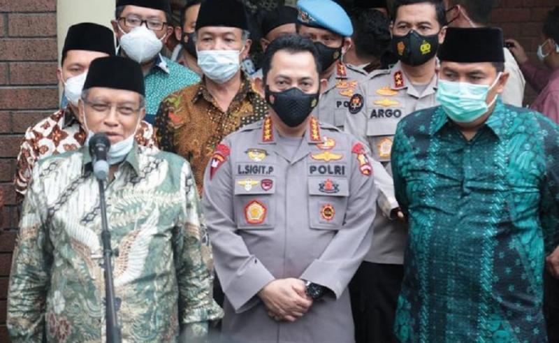 Kapolri Jenderal (Pol) Listyo Sigit Prabowo (tengah) dan Ketua Umum PBNU Said Aqil Siradj (kiri) di Jakarta Pusat, Kamis (28/1/2021).(Dok. Divisi Humas Polri)