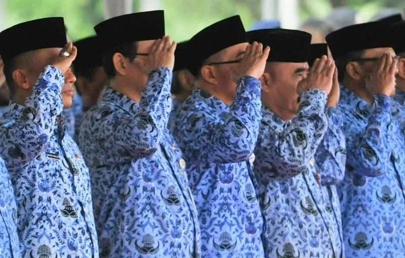 Ilustrasi Para PNS Sedang Upacara (Uangonline)