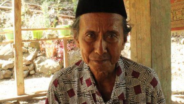 Kakek 75 Tahun di Sulsel Dipenjara Usai Tebang Jati di Hutan Lindung. (Detik).