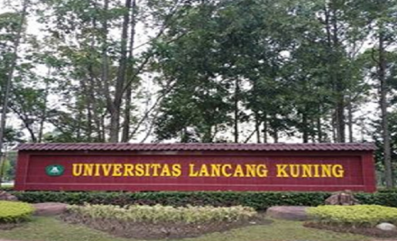 Diduga Karena Kritik Rektor, 3 Mahasiswa Riau Ini Mengaku di-DO. (lancangkuning.com).