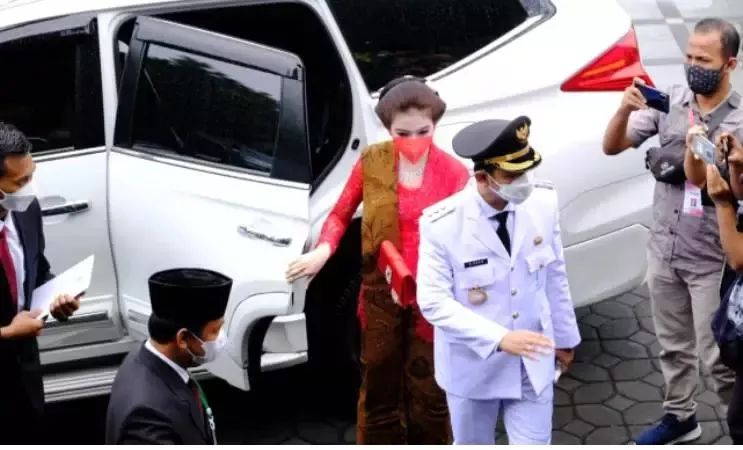 Pengawalan paspamres untuk walikota terpilih Solo Gibran Rakabuming Raka dan Bobby Nasution (OKezone)