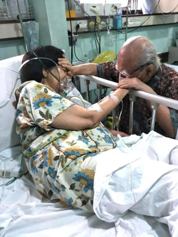 Innalillahi Wainnailahi Rojiun, telah wafat istri Emil Salim, Rossminnie Roza (Kempalan)