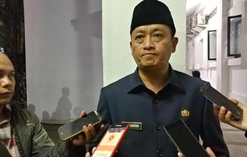 Sekda Kota Bandung Positif Covid-19 Meski Sudah 2 Kali Disuntik Vaksin. (Detik).