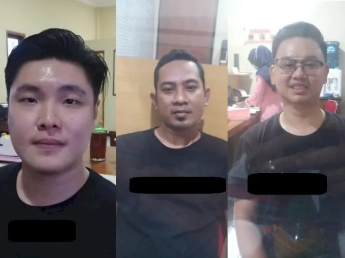 Tiga tersangka perampokan 4,3 kg emas di Banyuwangi. (Divisi Humas Mabes Polri)