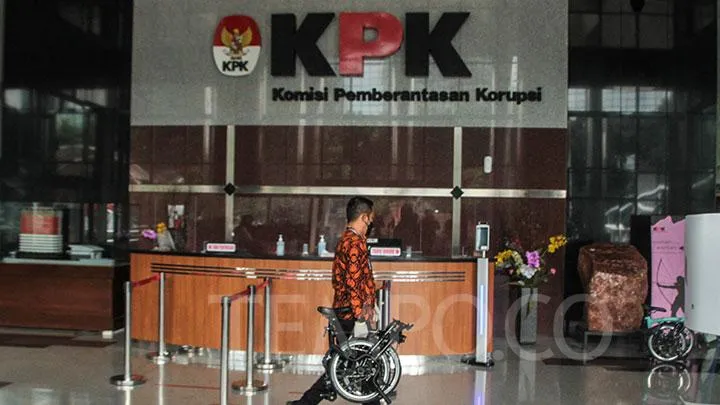 KPK Sita Sepeda Brompton sebagai alat bukti suap vendor ke pejabat Kemensos (Tempo.co)