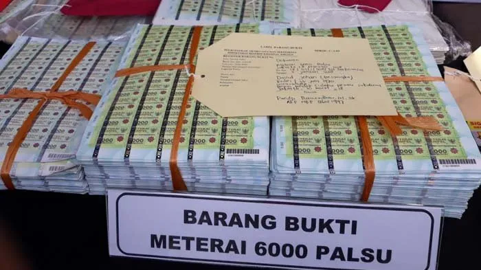 Barang Bukti Materai Palsu (Tribun)