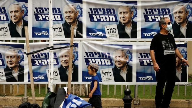 Israel menggelar pemilu. Ini merupakan pemilu keempat dalam dua tahun. (REUTERS/CORINNA KERN)