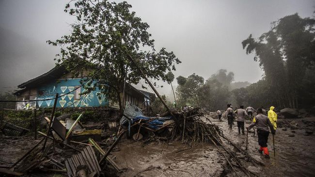 Ilustrasi banjir bandang. (Foto: AFP/ADITYA AJI)