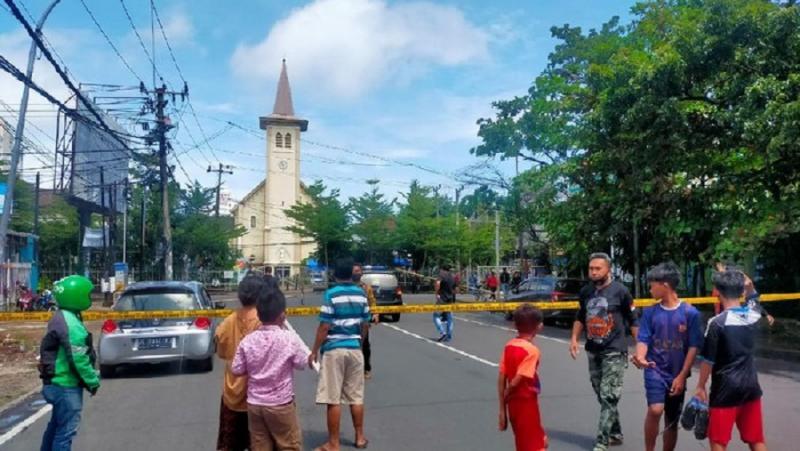 MUI Tegaskan Peledakan Bom di Makassar Bertentangan dengan Agama. (Detik).