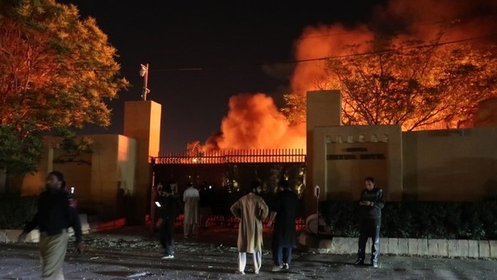 Serangan bom itu menyasar Hotel Serena di Quetta, Pakistan yang sering dikunjungi para pejabat (EPA) (Detik).