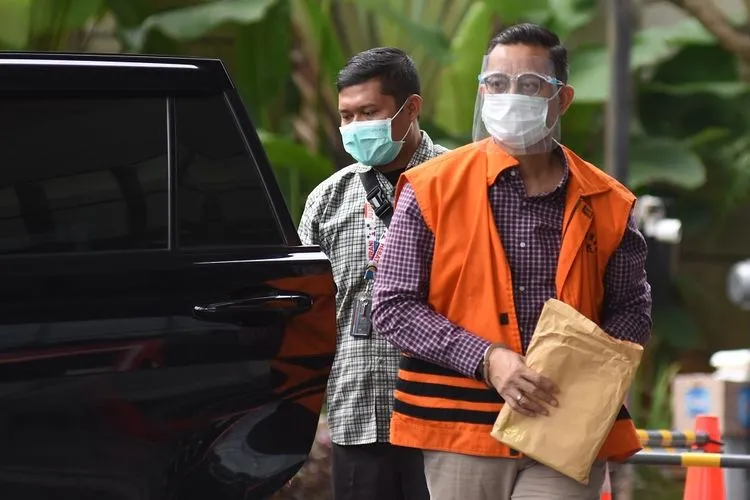 Guru Besar UI nilai wajar nama politikus tak muncul dalam dakwaan Juliari Batubara (kompas)