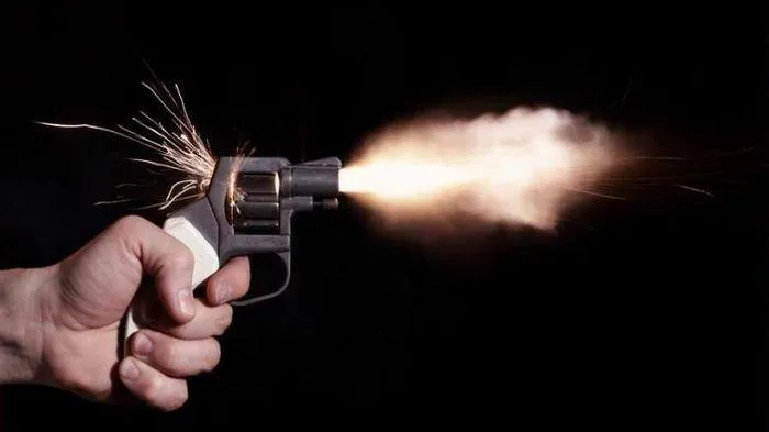Ilustrasi Pistol (Tribun)
