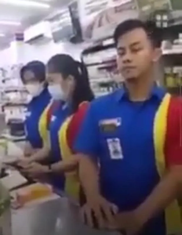 Viral kasir indomaret diamuk akibat layani anaknya top up game Rp.800 ribu, ortu ini tuai hujatan netizen 