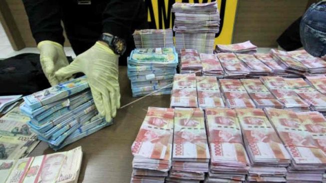 Pengedar uang palsu tertangkap di Indramayu, Jawa Barat (Antara)