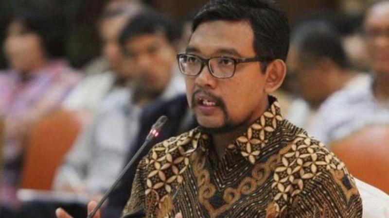 Pegawai KPK Giri Suprapdiono ikut dipecat akibat tak lulus TWK KPK (Tribun)