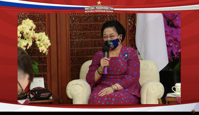 Megawati menangis usai terima bintang penghargaan dari Rusia (Ist)