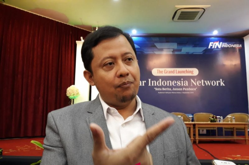 Dosen Univesitas Negeri Jakarta (UNJ), Ubedilah Badrun ungkap alasan sebenarnya laporkan anak Jokowi ke KPK (Meraputih)