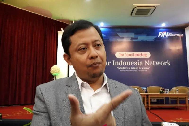 Pelapor anak Jokowi ke KPK, Ubedilah Badrun (Meraputih)