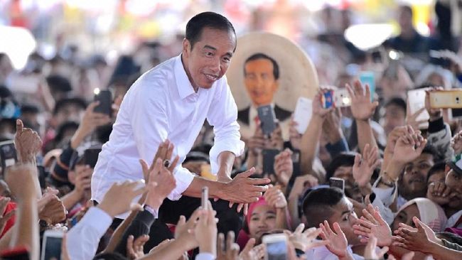 Jokowi dan Relawannya (CNN)