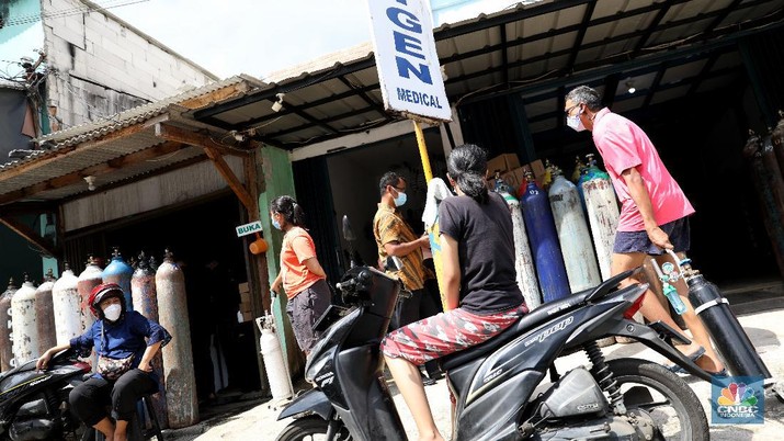 Foto: Meningkatnya Permintaan Tabung Oksigen di Jakarta (CNBC Indonesia/Andrean Kristianto)