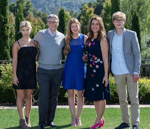 Bill Gates dan keluarganya (Business insider)
