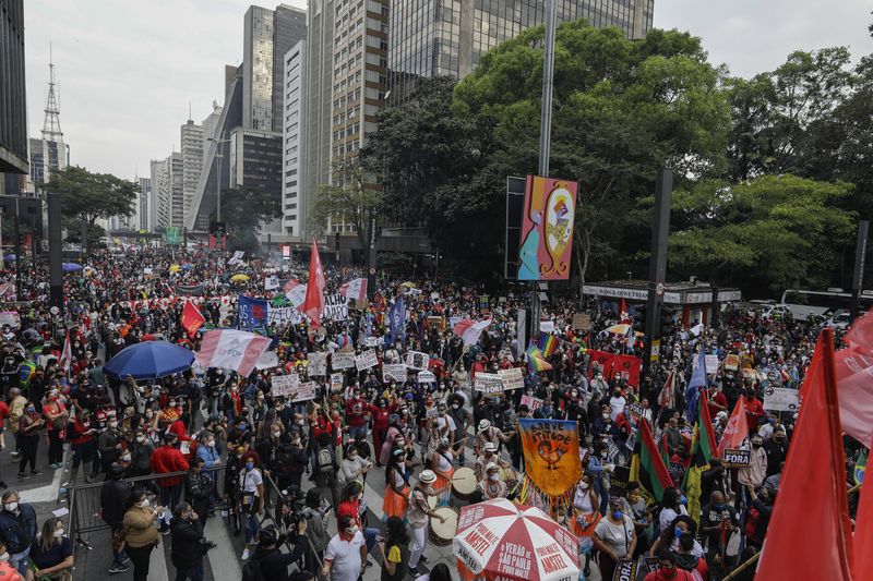 Warga Brazil turun ke jalan lakukan aksi demonstrasi (Foto: Istimewa)
