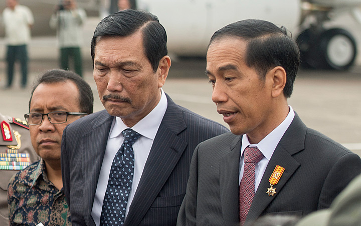 Presiden Joko Widodo dan Menko Marves Luhut Panjaitan. (Karna.id)