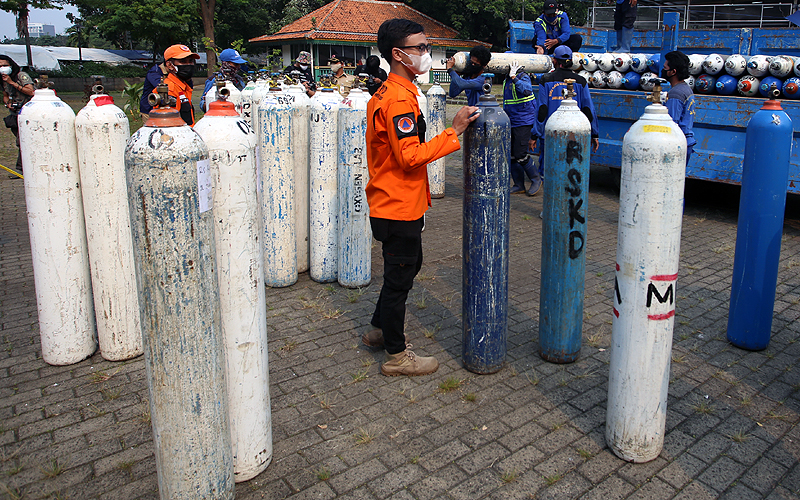 Harga saham AGII melonjak saat Presiden Jokowi sidak pabrik oksigen (Robinsar Nainggolan)