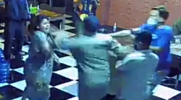 Viral! Satpol PP Gowa Pukul Ibu Hamil saat Penertiban PPKM Darurat. (Makassar Terkini).