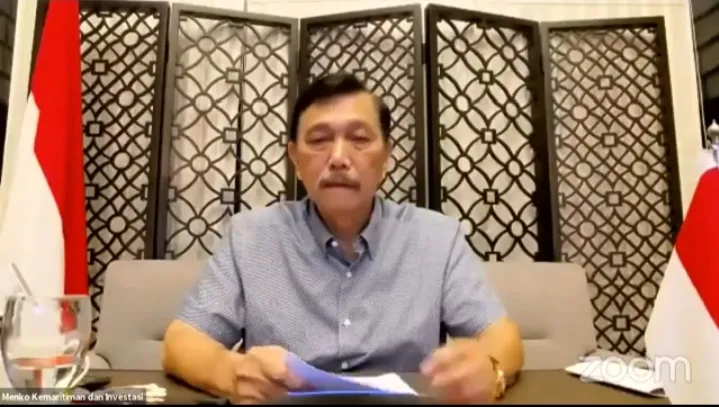 Menko Marves Luhut Panjaitan saat konferensi pers virtual soal PPKM Darurat, Sabtu, (17/7/2021). (Foto: Tangkapan layar YouTube Kemenko Marves).