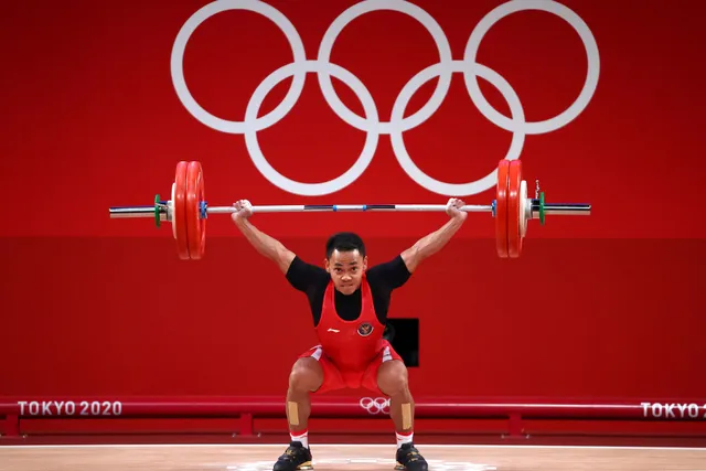 Atlet angkat besi Indonesia, Eko Yuli Irawan di Olimpiade Tokyo 2020. (Reuters)