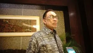 PM Anwar Ungkap Akibat Ulah Gibran Dana Pensiun Malaysia Rugi Rp880 M