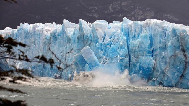Es di Kutub mulai mencair akibat suhu bumi memanas (Reuters)