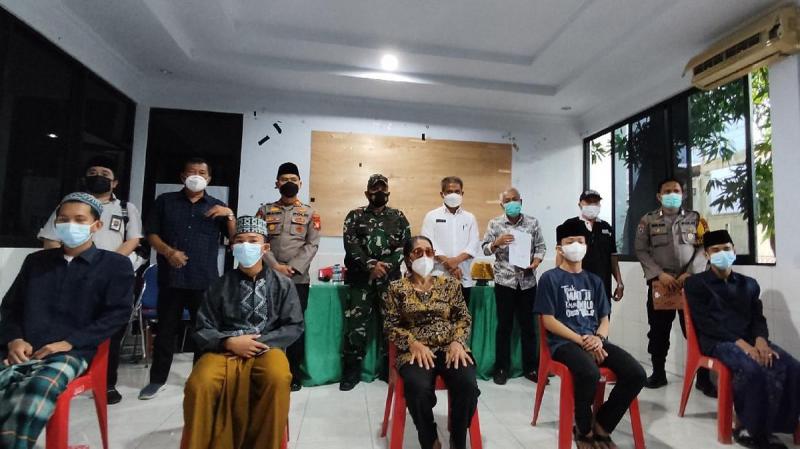 Kasus dugaan pengancaman oleh anggota DPRD Kabupaten Pangkep, Amiruddin  dan pihak Ponpes Tahfiz akhirnya berdamai (Detik)