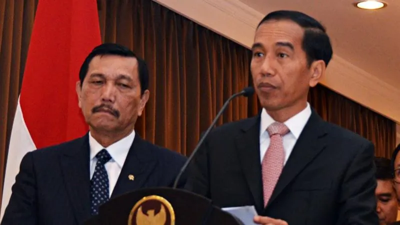 Presiden Joko Widodo dan Menko Marves Luhut Panjaitan (Karna.id)