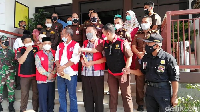 Eks Wabup Pasuruan Riang Kulup Prayudha resmi jadi tersangka (detik)