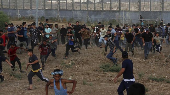 Warga Palestina protes blokade jalur gaza yang dilakukan Israel dan Mesir (Anadolu)