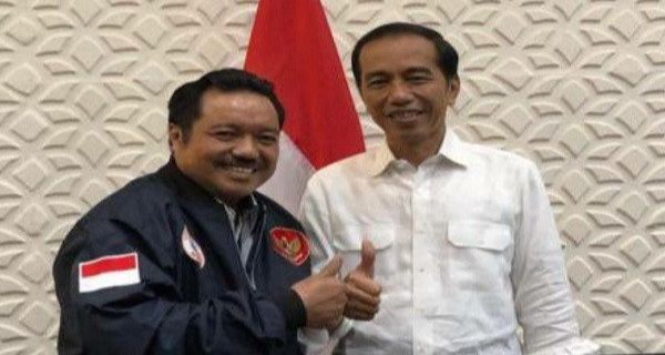 Sebut Jokowi Begitu Hebat, Idris Laena: Tetapi Hancur karena Bisikan! (JPNN).