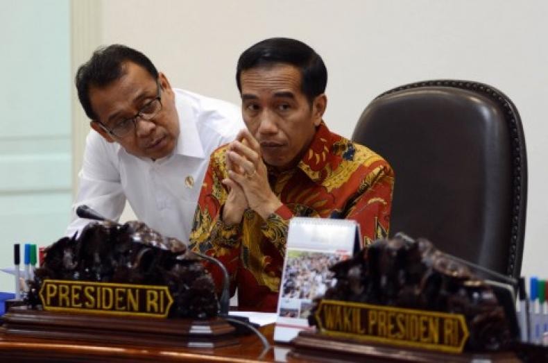 Isu Reshuffle Menguat usai Hubungan Jokowi & Pratikno Disebut Renggang. (Pinter Politik).