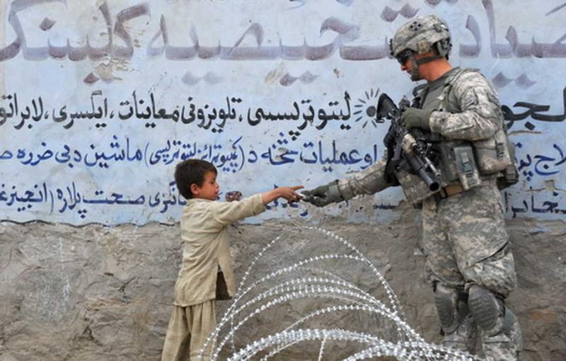 Kedekatan Tentara AS dan Anak-anak sebelum angkat kaki dari Afghanistan (Beritasatu)