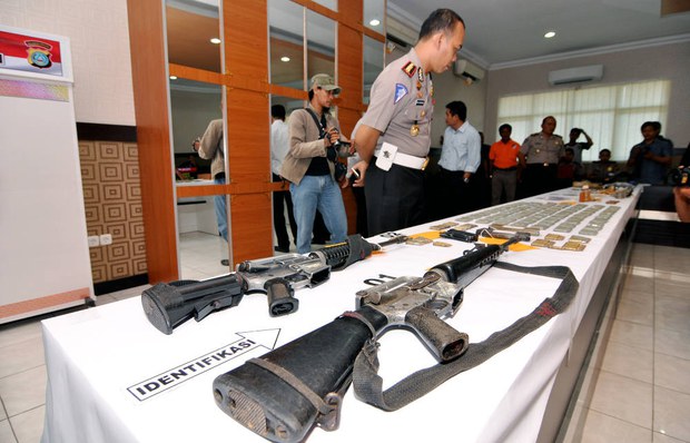 Kepolisian Daerah Sulawesi Tengah (Polda Sulteng) memastikan persenjataan milik kelompok Mujahidin Indonesia Timur (MIT) yang dipimpin Santoso alias Abu Wardah dipasok dari Filipina.