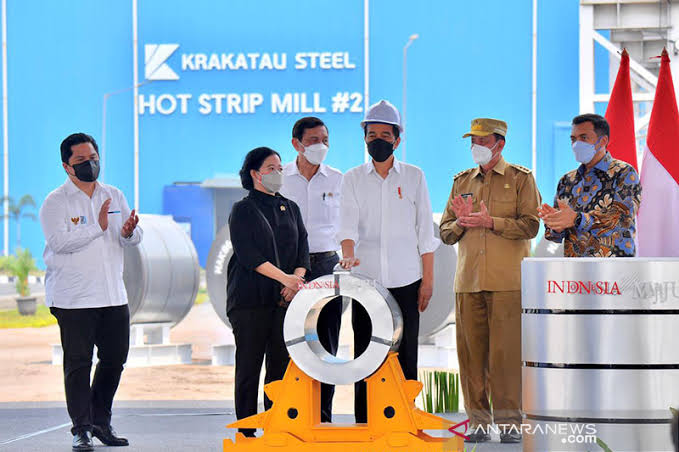 Presiden Joko Widodo meresmikan pabrik Hot Strip Mill 2 PT Krakatau Steel (Persero) Tbk di Cilegon, Banten pada Selasa (21/9/2021). (Foto: Antara).