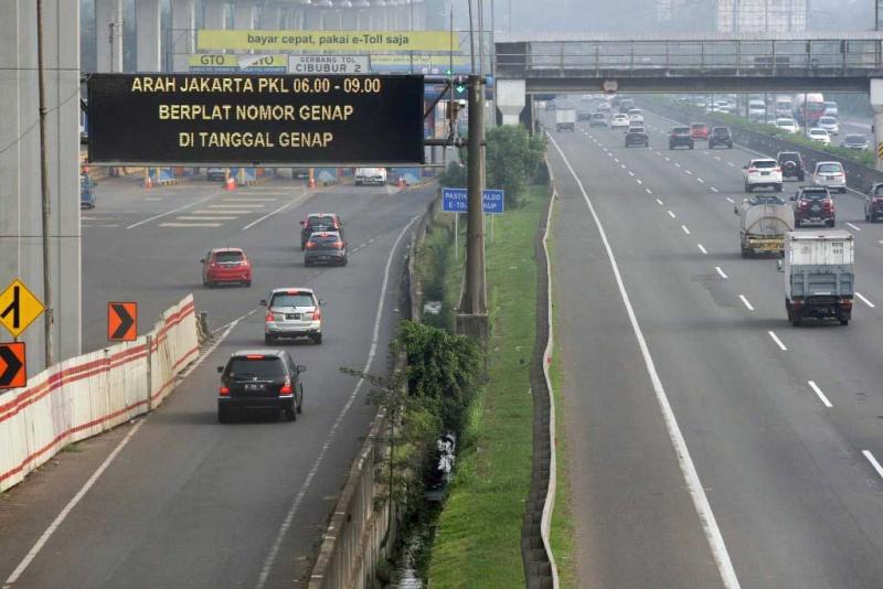 Kebijakan Ganjil Genap Kembali Diberlakukan di Pintol Tol Keluar Bandung dan Bogor (Medcom)