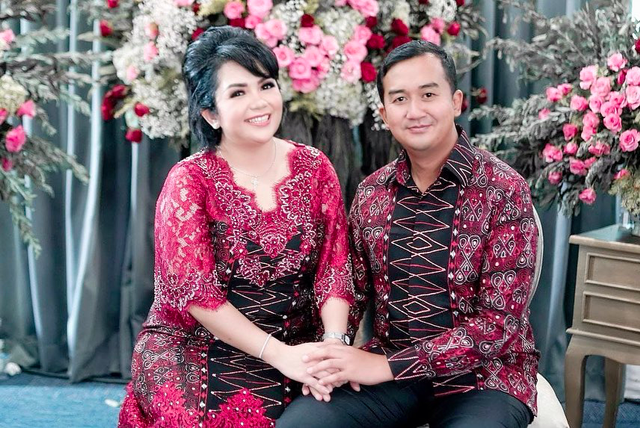Penyanyi Joy Tobing menikah lagi dengan perwira TNI berpangkat kolonel Cahyo Permono (Ist)
